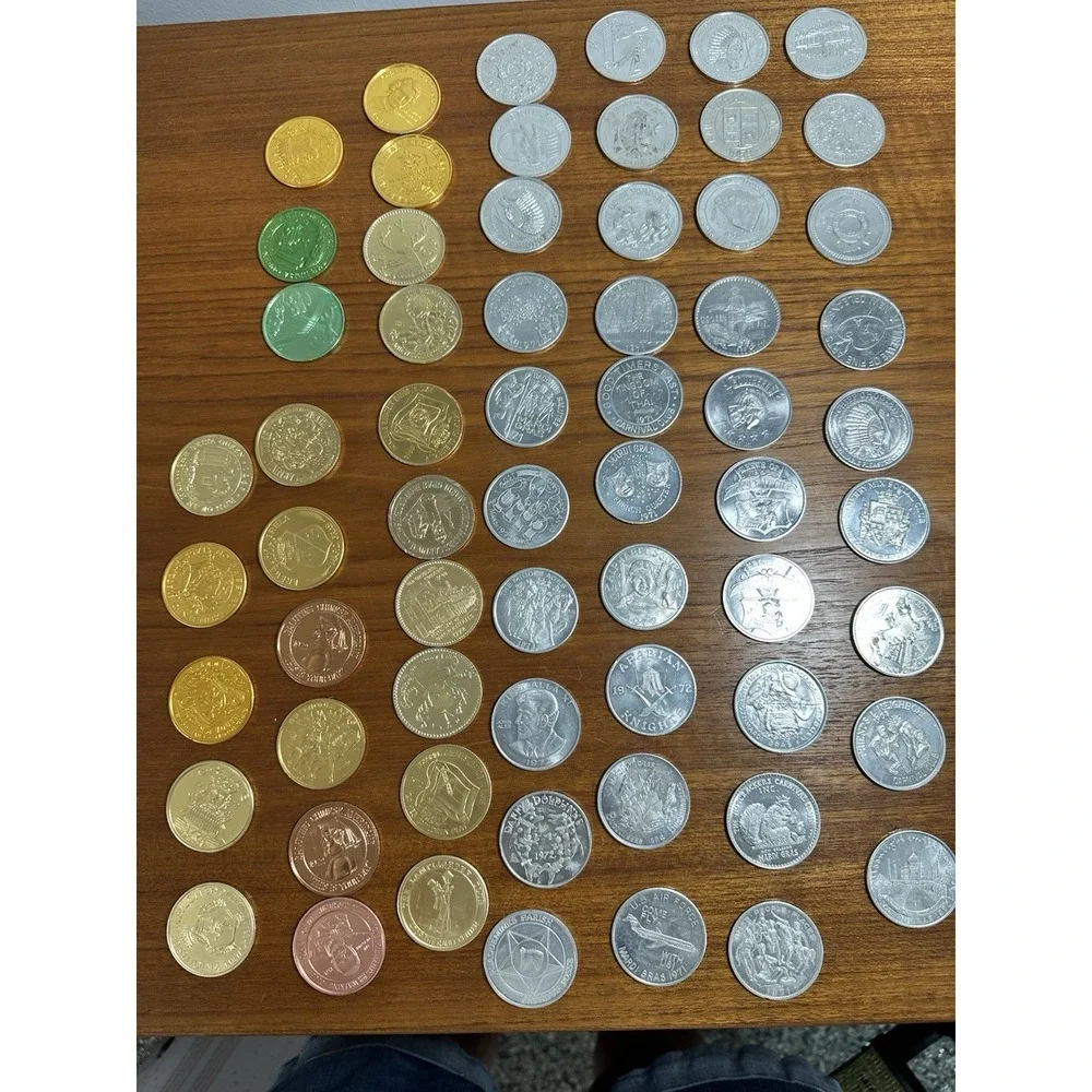 🎭 Vintage Lot Of Mardi Gras Doubloons  1970s Parade Krewe New Orleans Carnivale